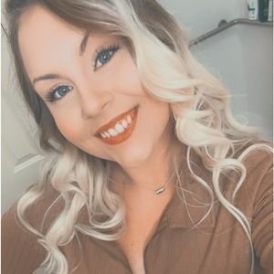 Meet your Posher, Madaline